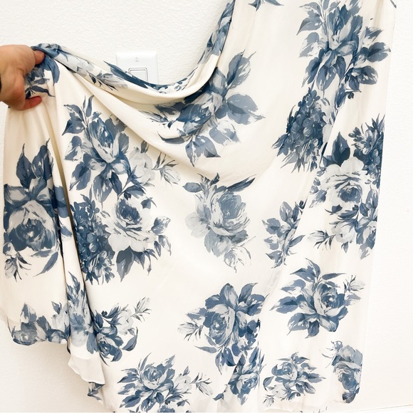 Lulu’s Floral Wrap Maxi Dress Size XS - Picture 6 of 10